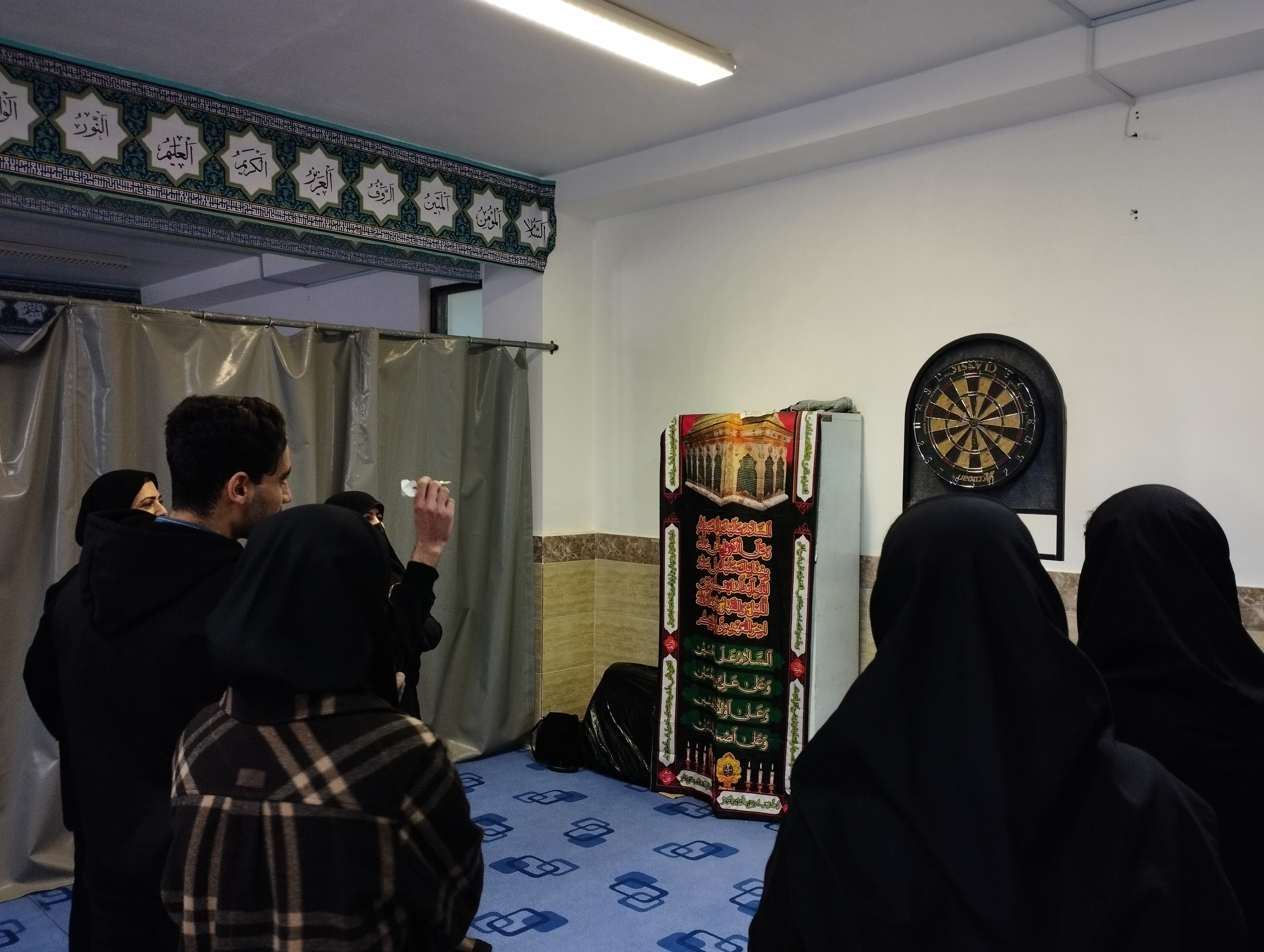 مسابقه فرهنگی ورزشی دارت و فریزبی به مناسبت روز دانشجو