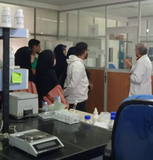 بازدید علمی دانشجویان از پژوهشکده میگو