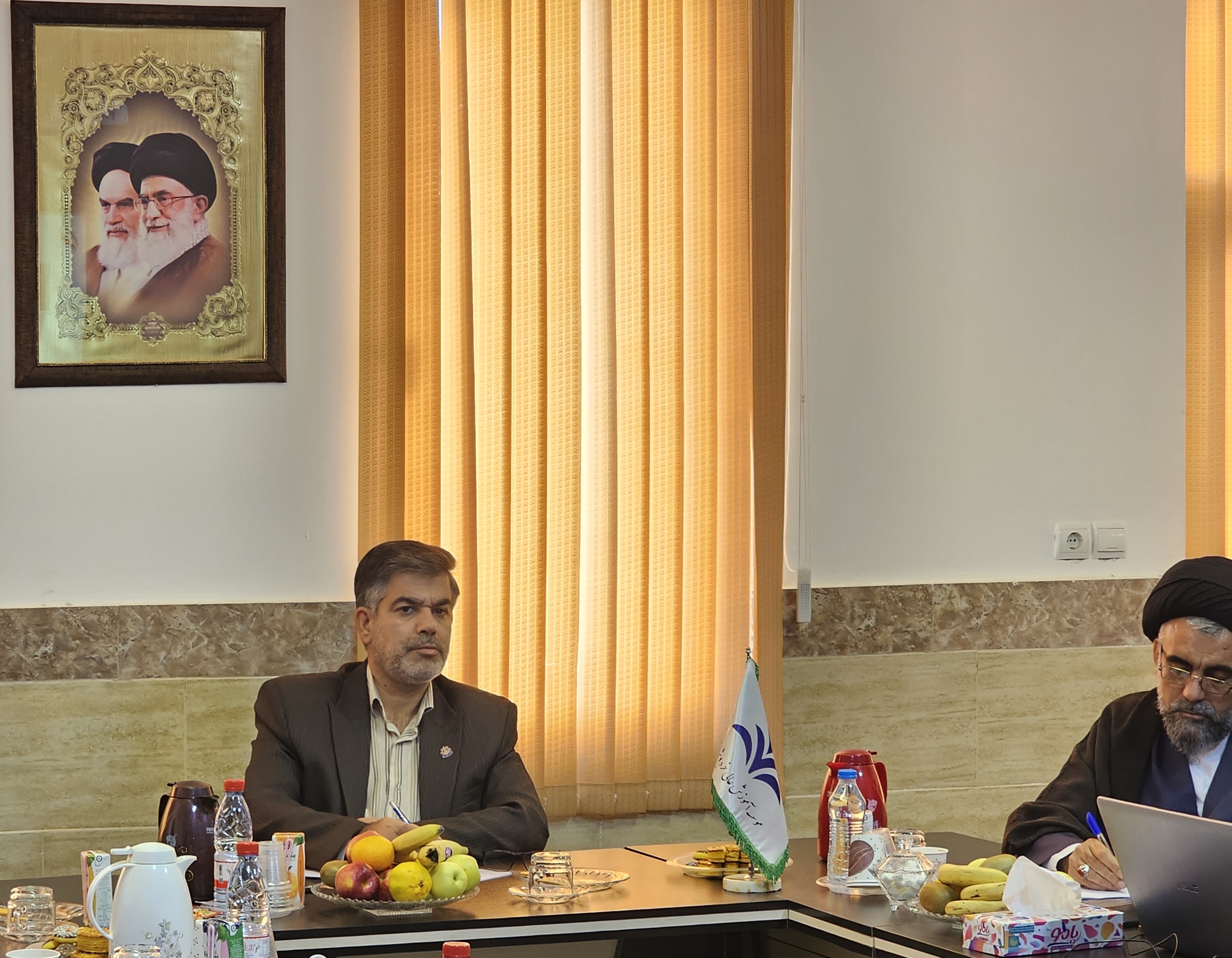 برگزاری جلسه هيأت امناء موسسه آموزش عالی خرد بوشهر برگزاری جلسه هيأت امناء موسسه آموزش عالی خرد بوشهر