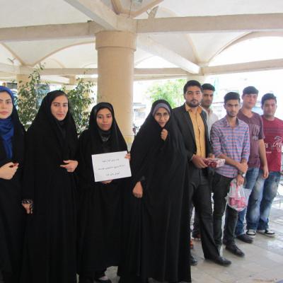 تصاویری از زیارت و غبار روبی گلزار شهدا در هفته بسیج