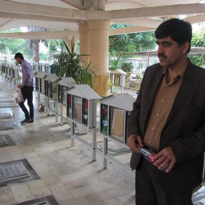 تصاویری از زیارت و غبار روبی گلزار شهدا در هفته بسیج